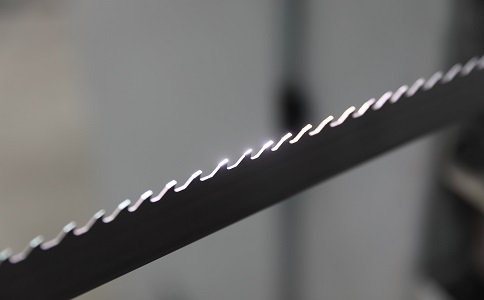 临汾双金属带锯条产生切削噪音的原因具体有哪些？